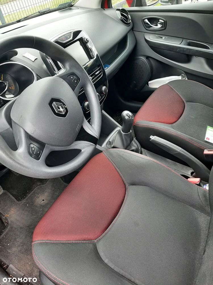 Renault Clio - 10