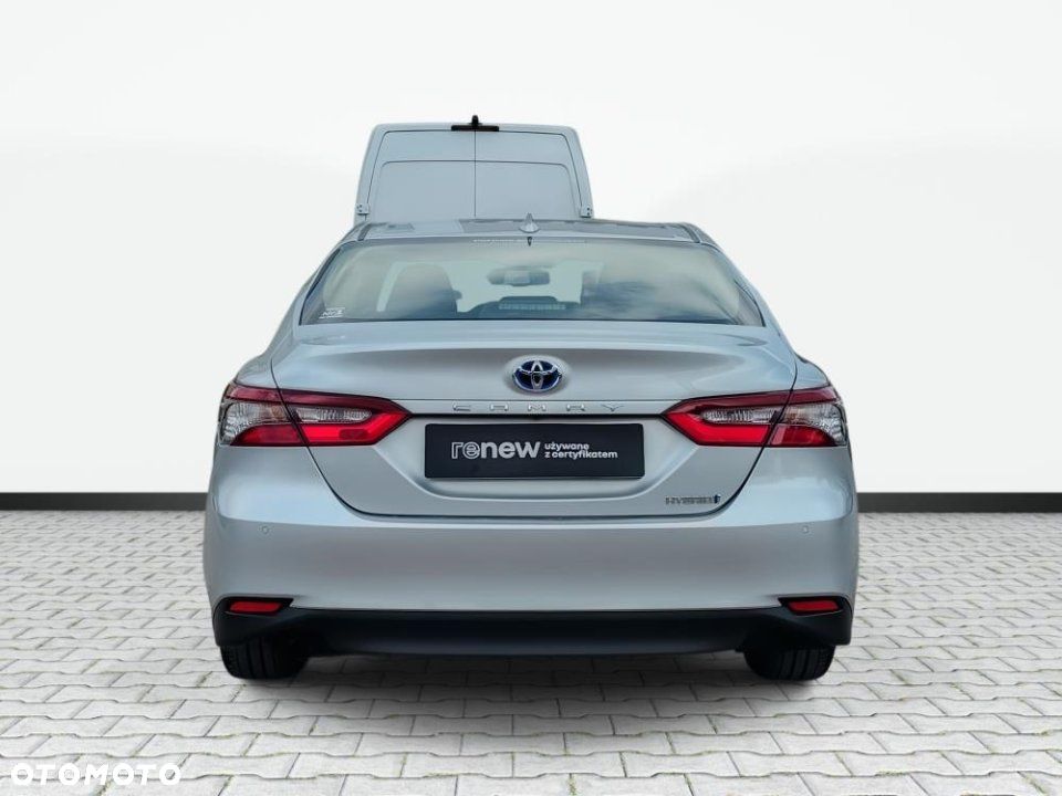 Toyota Camry - 6