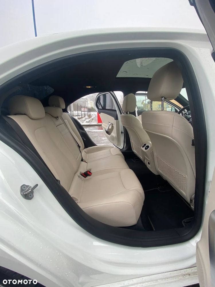 Mercedes-Benz Klasa A 220 4Matic 7G-DCT AMG Line - 6