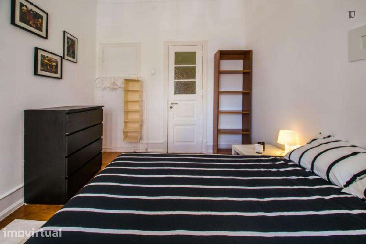 Quarto - localizado em Sete Rios Lisbon - Grande imagem: 5/8