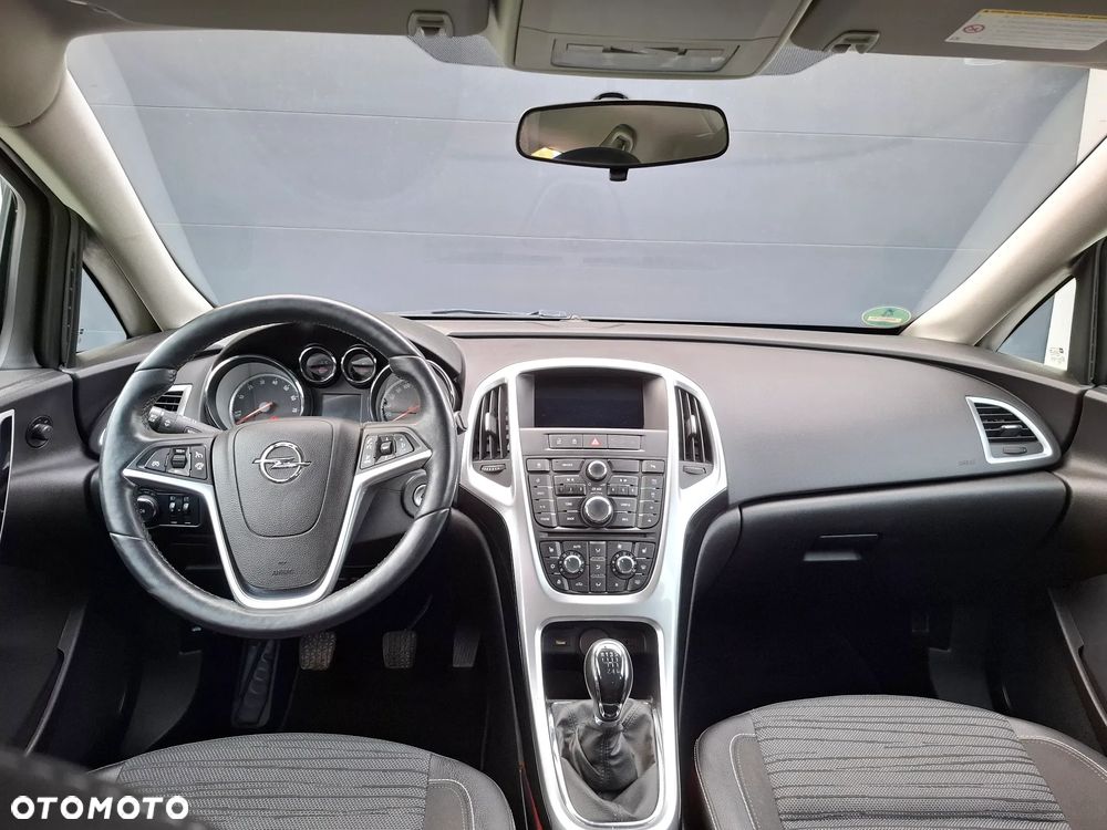 Opel Astra IV 1.4 T Cosmo - 23