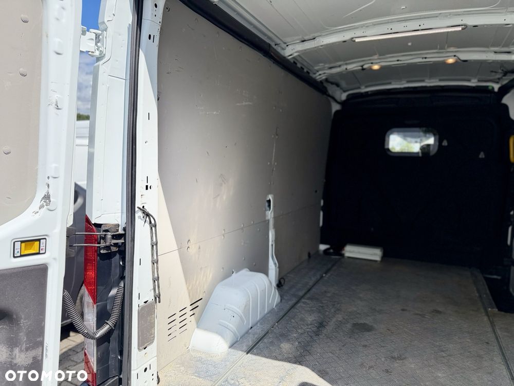 Ford Transit - 26