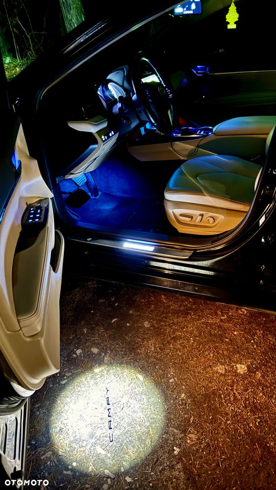 Toyota Camry 2.5 Hybrid Executive CVT - 18