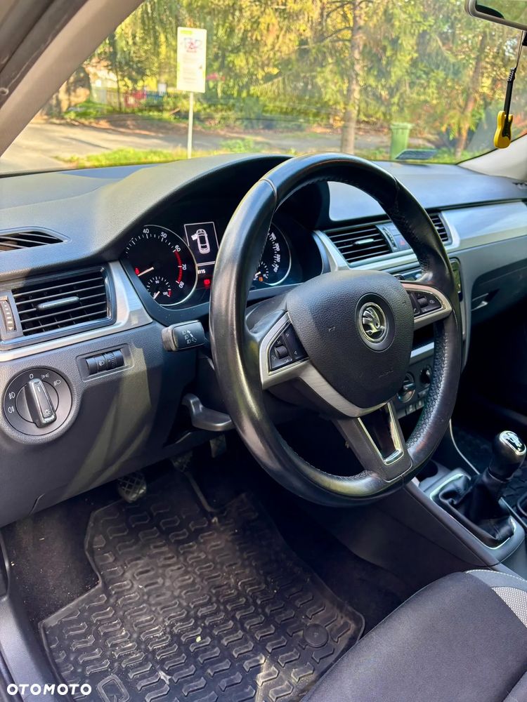Skoda RAPID 1.2 TSI Ambition - 12