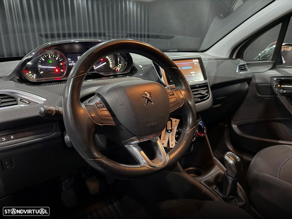 Peugeot 208 1.6 e-HDi SE Style - 14
