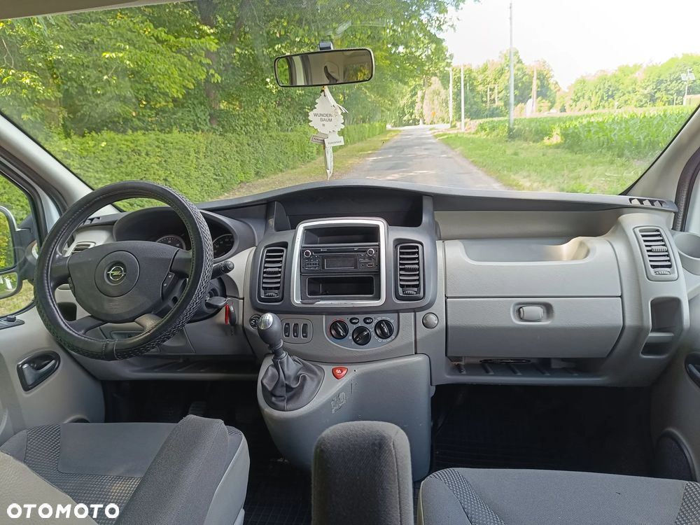 Opel Vivaro L2H1 2.9t - 18