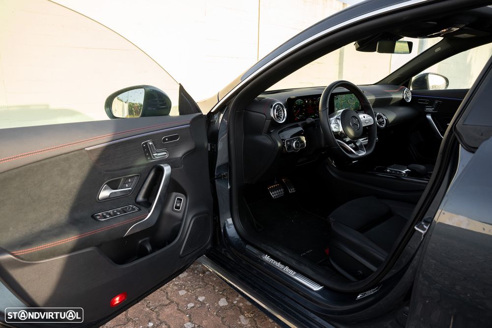 Mercedes-Benz CLA 250 e 8G-DCT AMG Line - 30