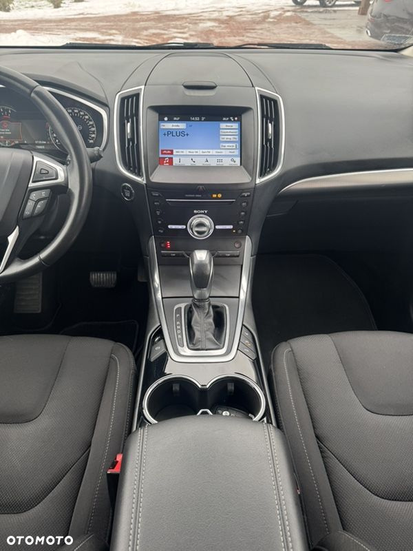 Ford S-Max - 8