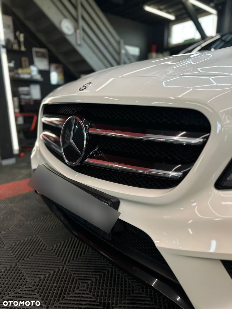 Mercedes-Benz GLA 250 4-Matic - 8