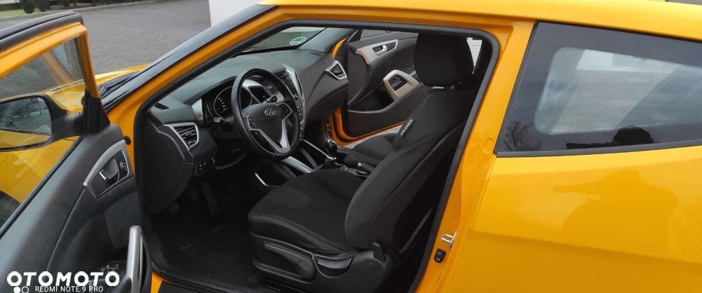 Hyundai Veloster - 21