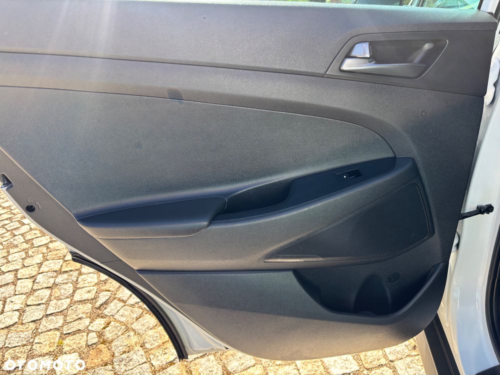 Hyundai Tucson 1.6 GDI BlueDrive GO 2WD - 21