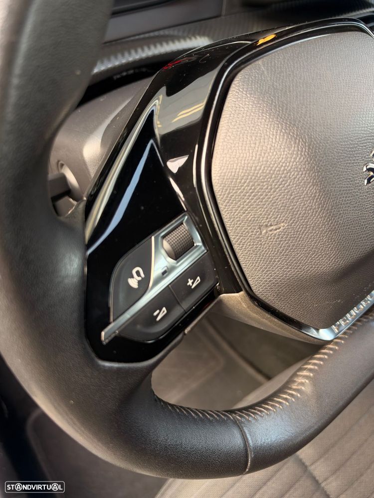 Peugeot 2008 1.2 PureTech Allure Pack - 33