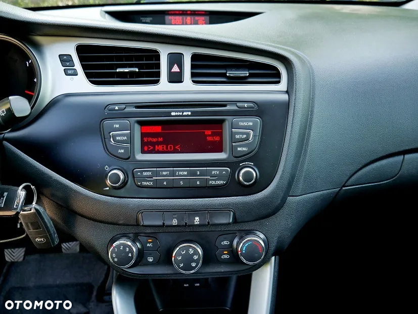 Kia Ceed 1.4 CVVT - 12
