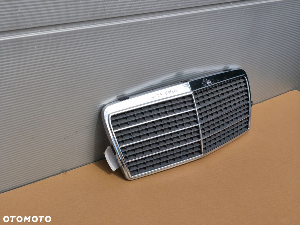 Grill atrapa Mercedes w124 e-klasa orginał 93r-97r - 3