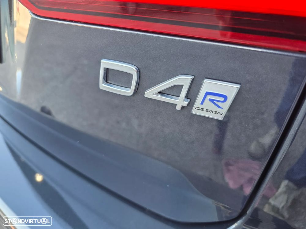 Volvo V60 2.0 D4 R-Design Geartronic - 21