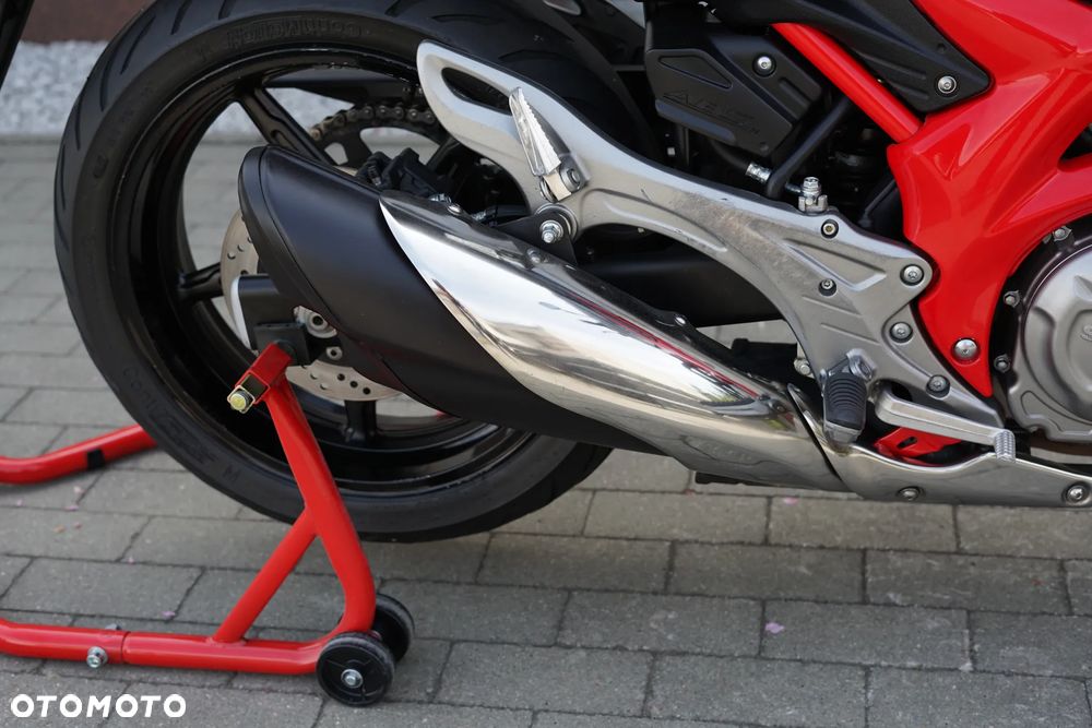 Suzuki Gladius - 9
