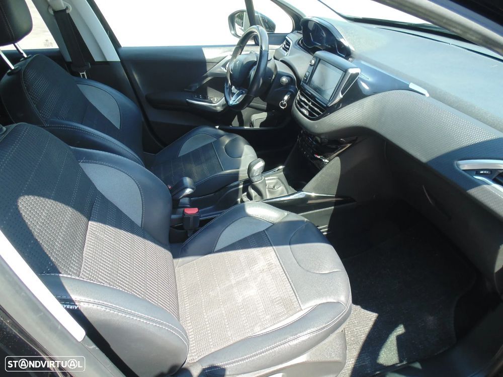 Peugeot 2008 1.6 BlueHDi Allure - 17