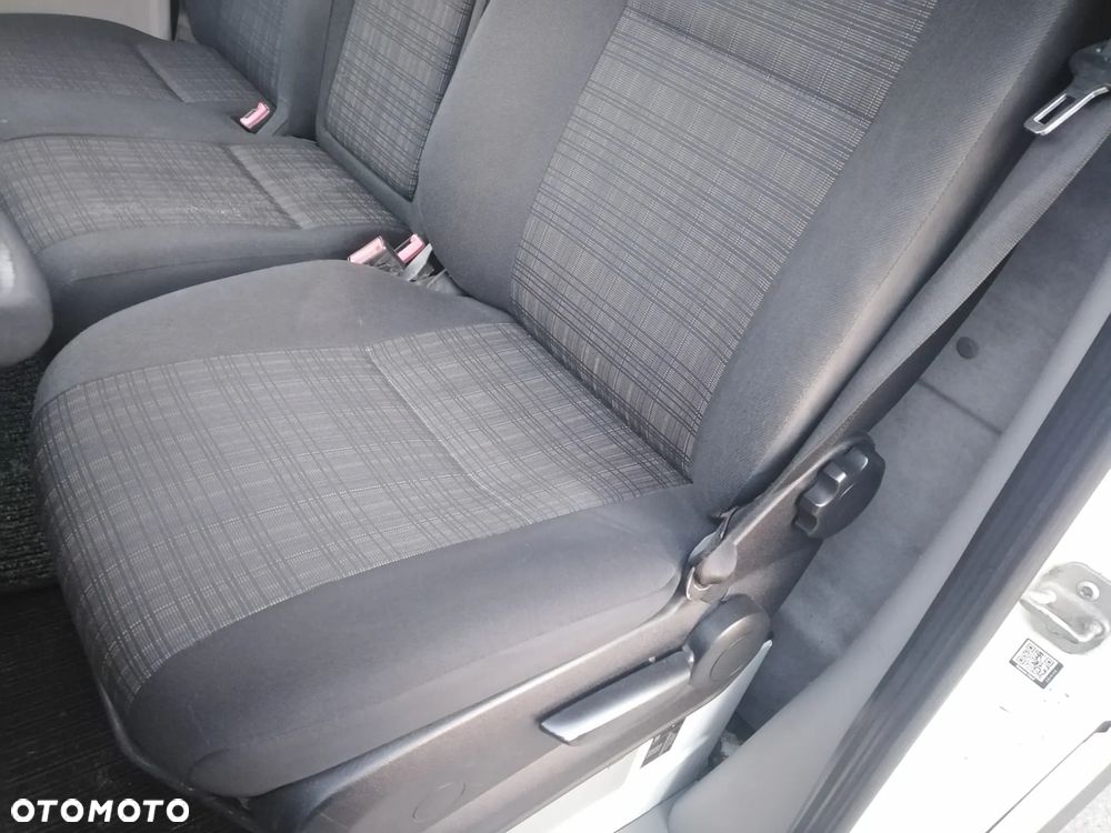 Mercedes-Benz Sprinter - 13