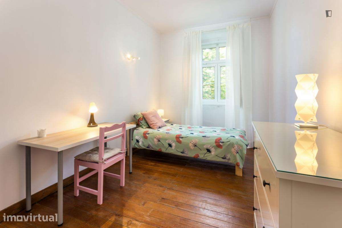 Quarto - localizado em Telheiras Lisbon - Grande imagem: 2/15