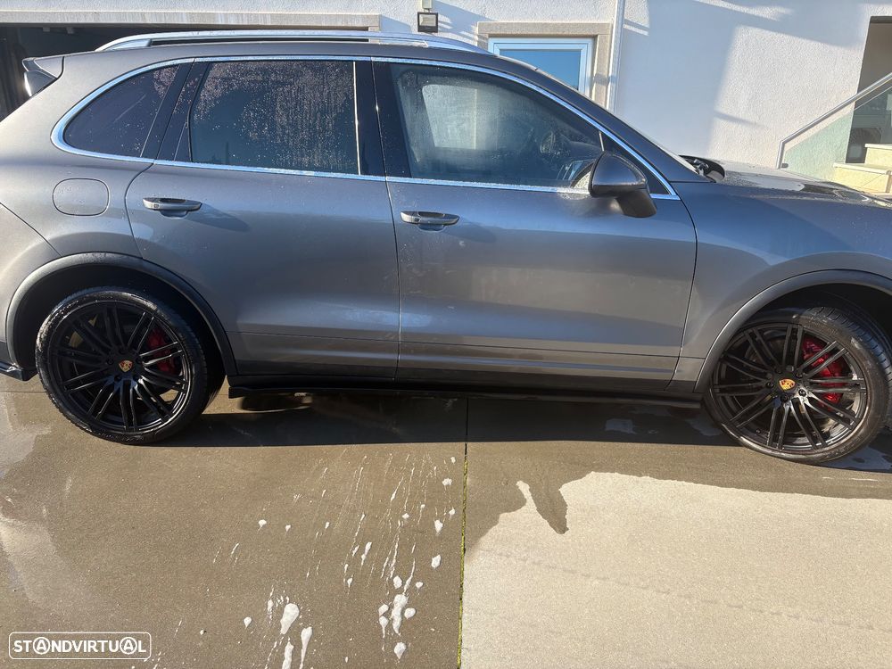 Porsche Cayenne S - 17
