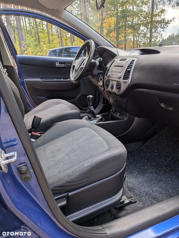 Hyundai i20 - 20