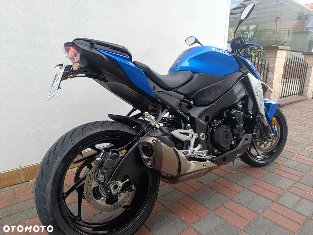 Suzuki GSX - 10