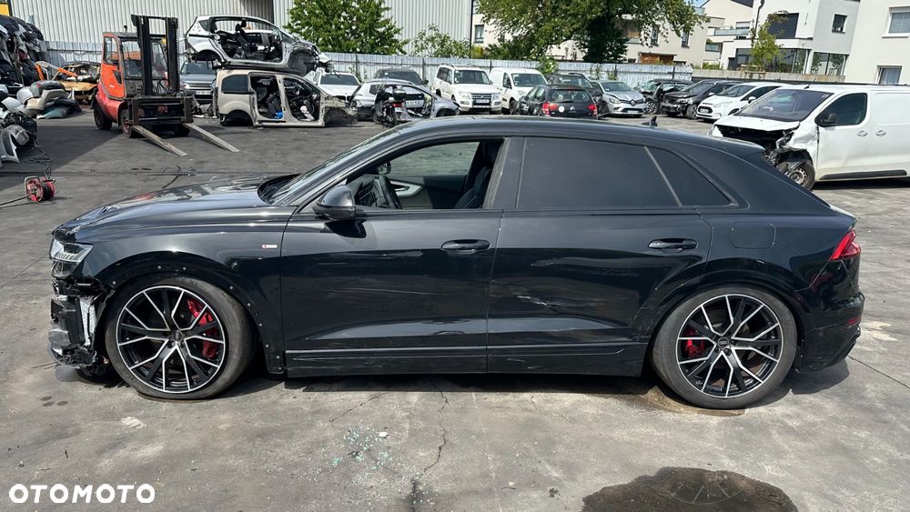 Audi Q8 55 TFSIe quattro tiptronic competition plus - 10