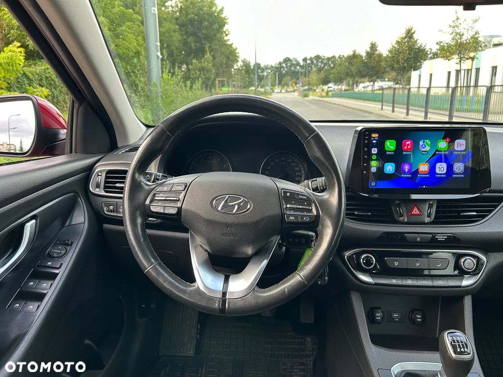 Hyundai i30 1.5 DPI Classic + - 16