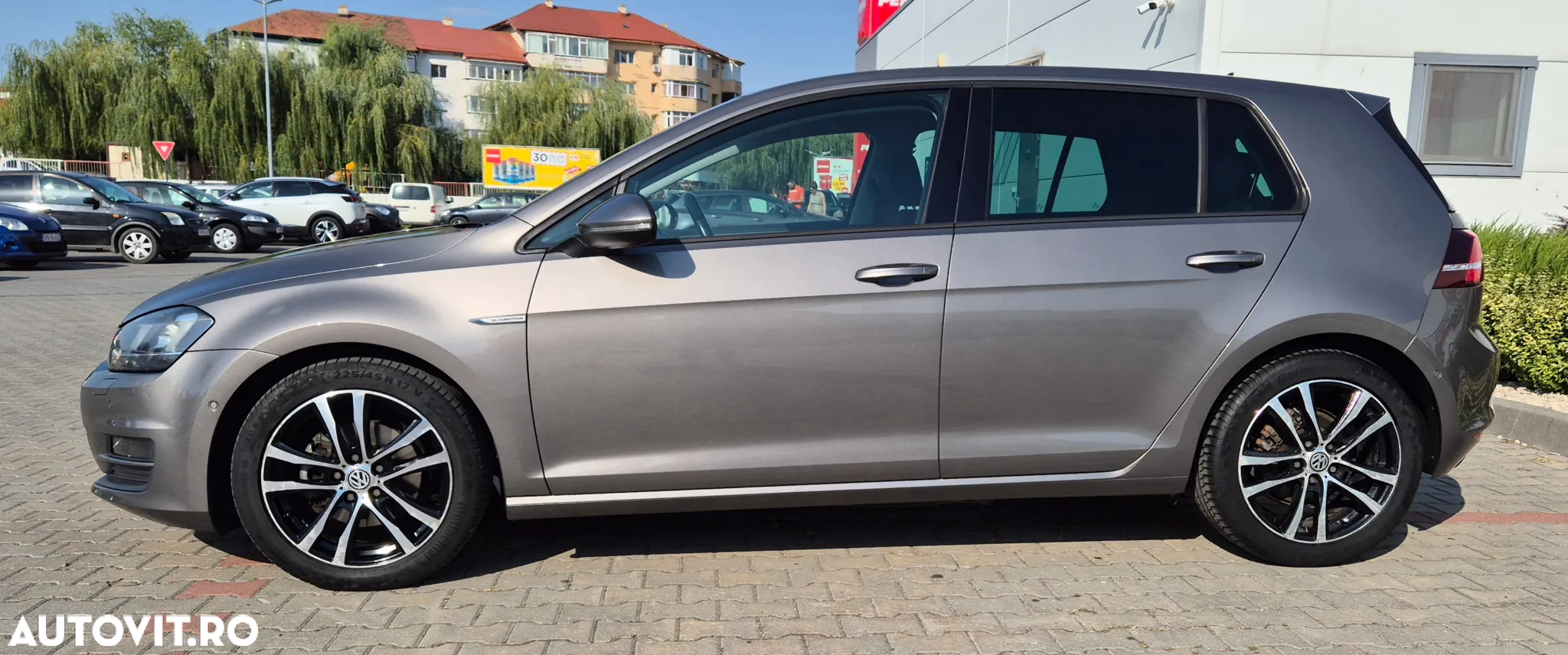 Volkswagen Golf - 9