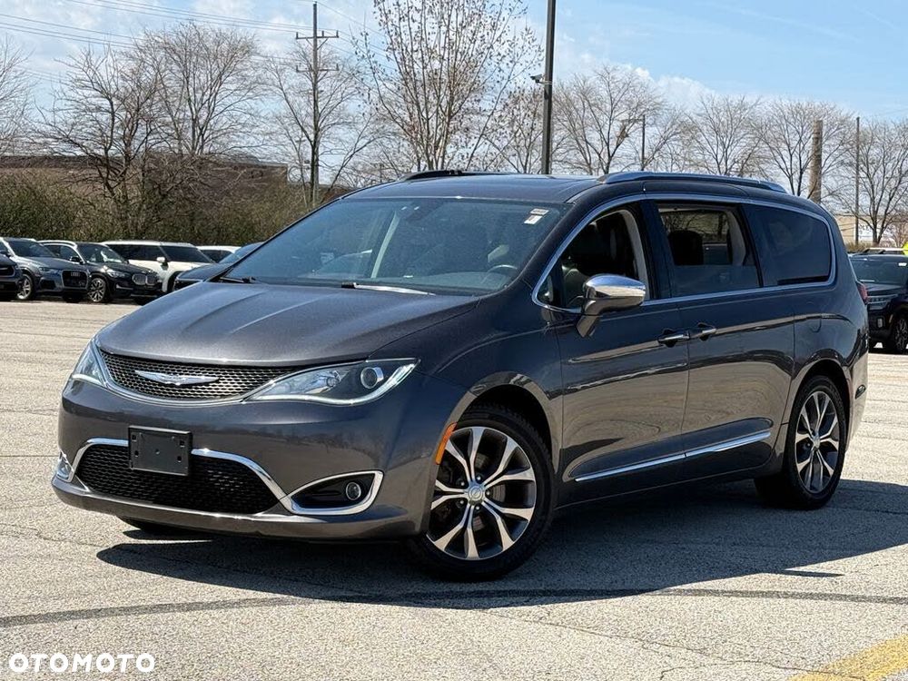 Chrysler Pacifica - 1