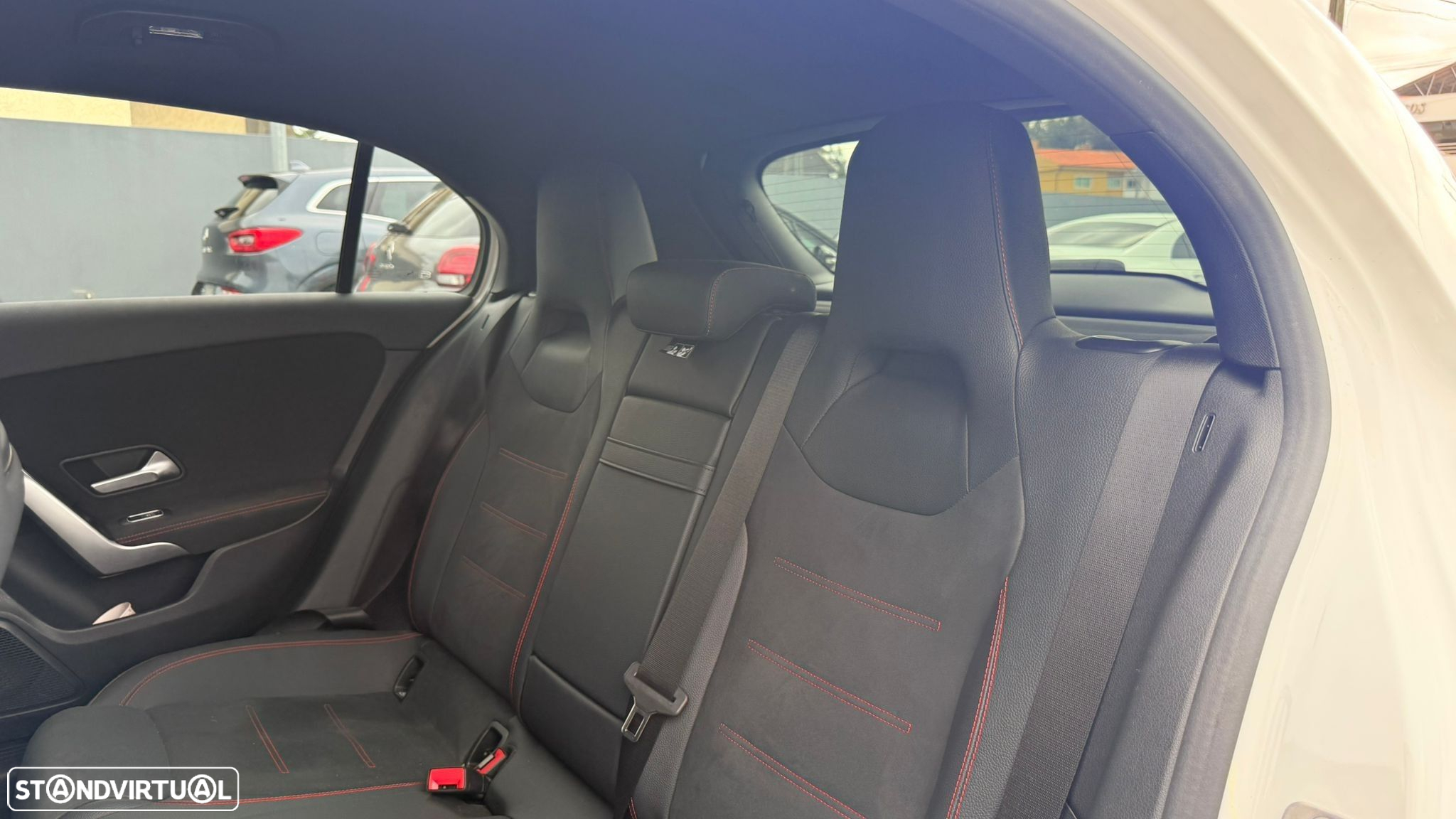 Mercedes-Benz A 200 AMG Line - 16