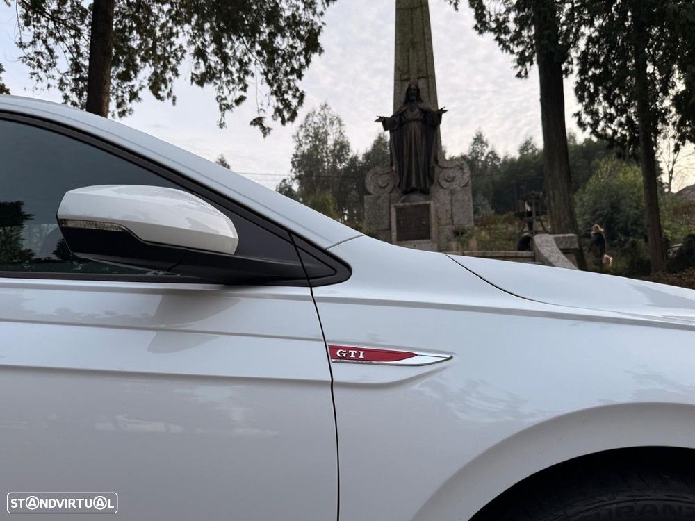 VW Polo 2.0 TSI DSG GTI - 28