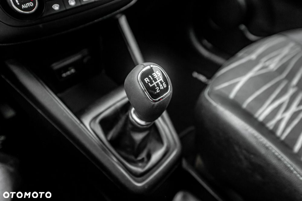 Kia Venga 1.6 CVVT Platinum Edition - 28