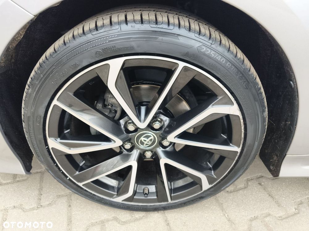 Toyota Corolla 1.8 Hybrid Executive - 16