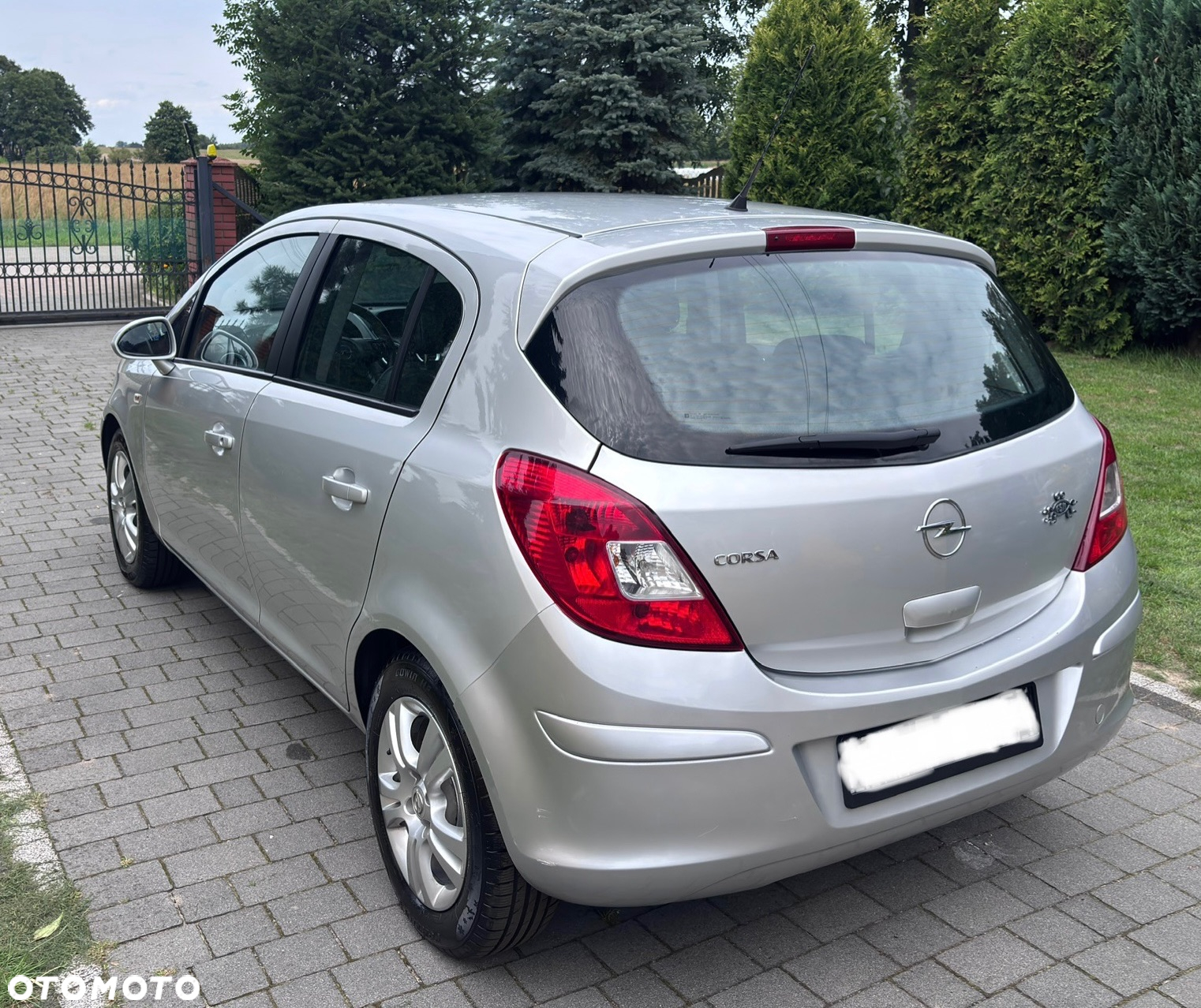 Opel Corsa 1.4 16V Cosmo - 3