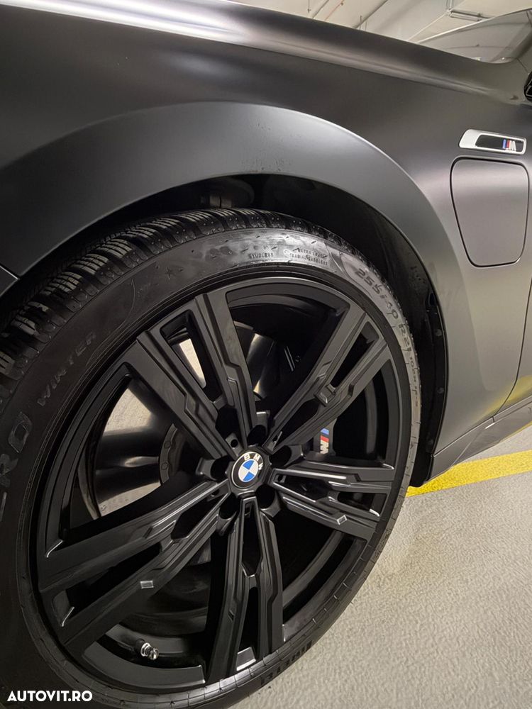 BMW M7 M760e xDrive - 15