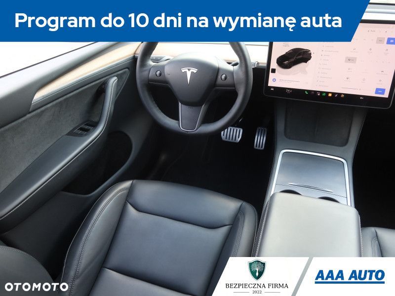 Tesla Model Y - 9
