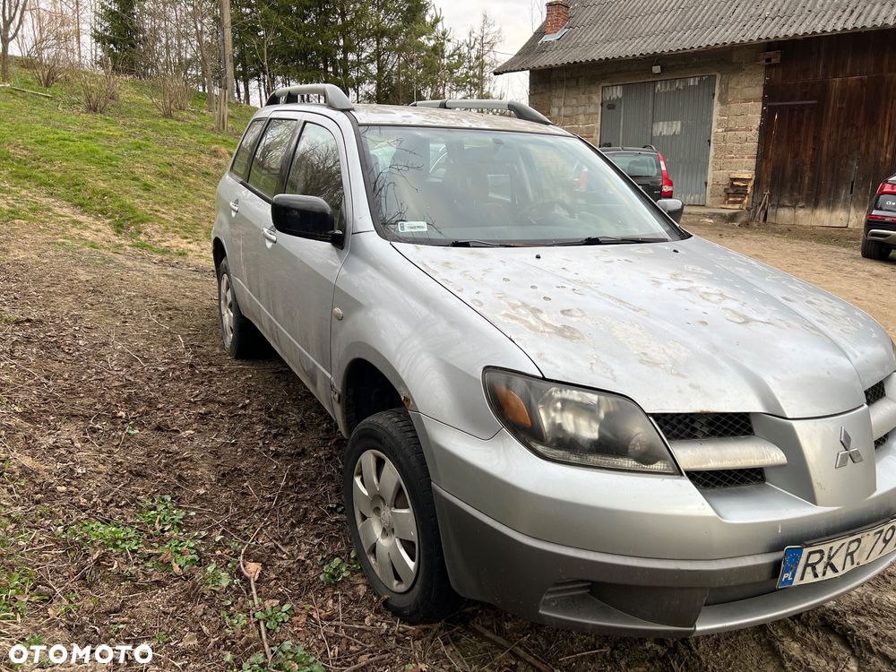 Mitsubishi Outlander 2.0 4WD Invite - 5