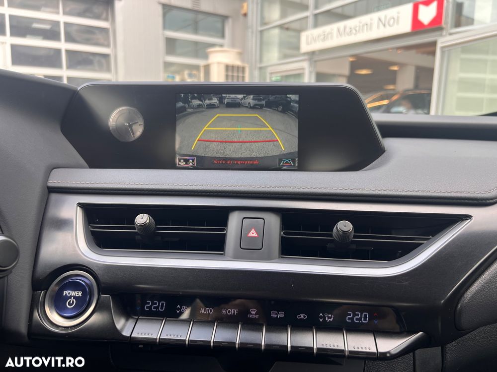 Lexus UX - 16