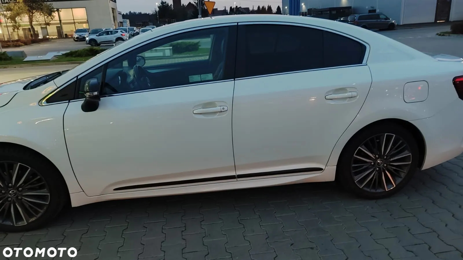Toyota Avensis 1.8 Selection MS - 2
