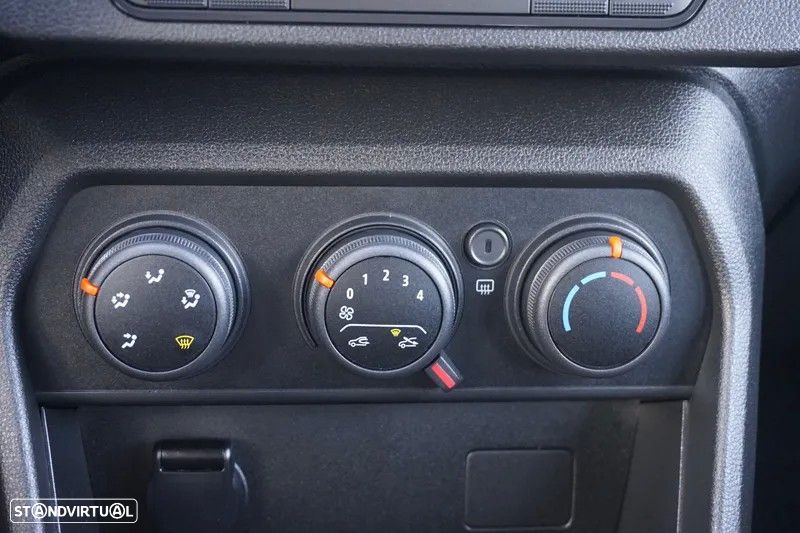 Dacia Sandero 1.0 SCe Essential - 16