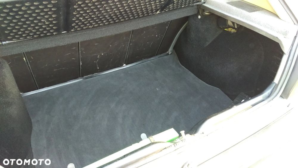 Volkswagen Golf 1.6 CL D - 8