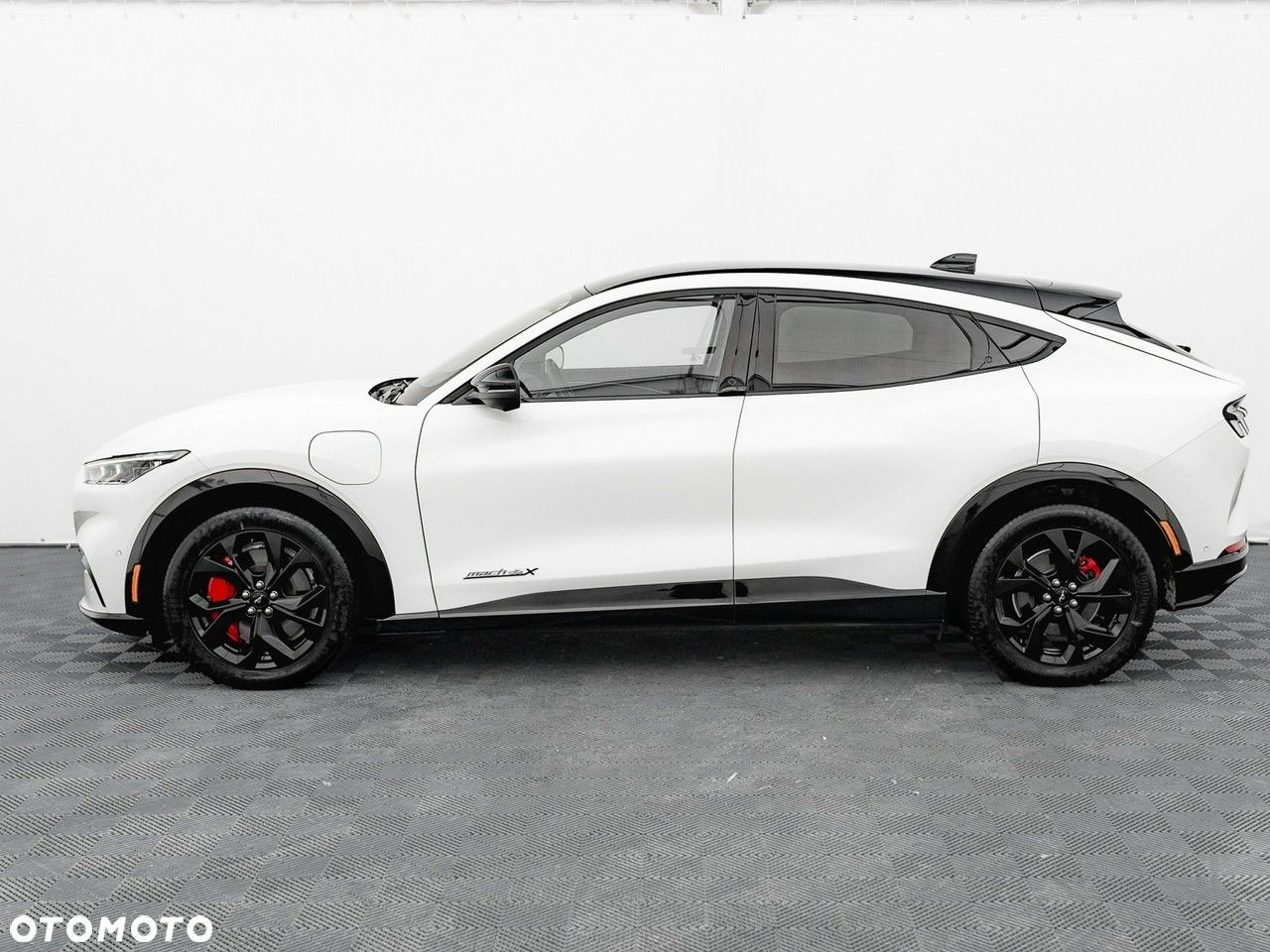 Ford Mustang Mach-E 98kWh AWD Premium - 10
