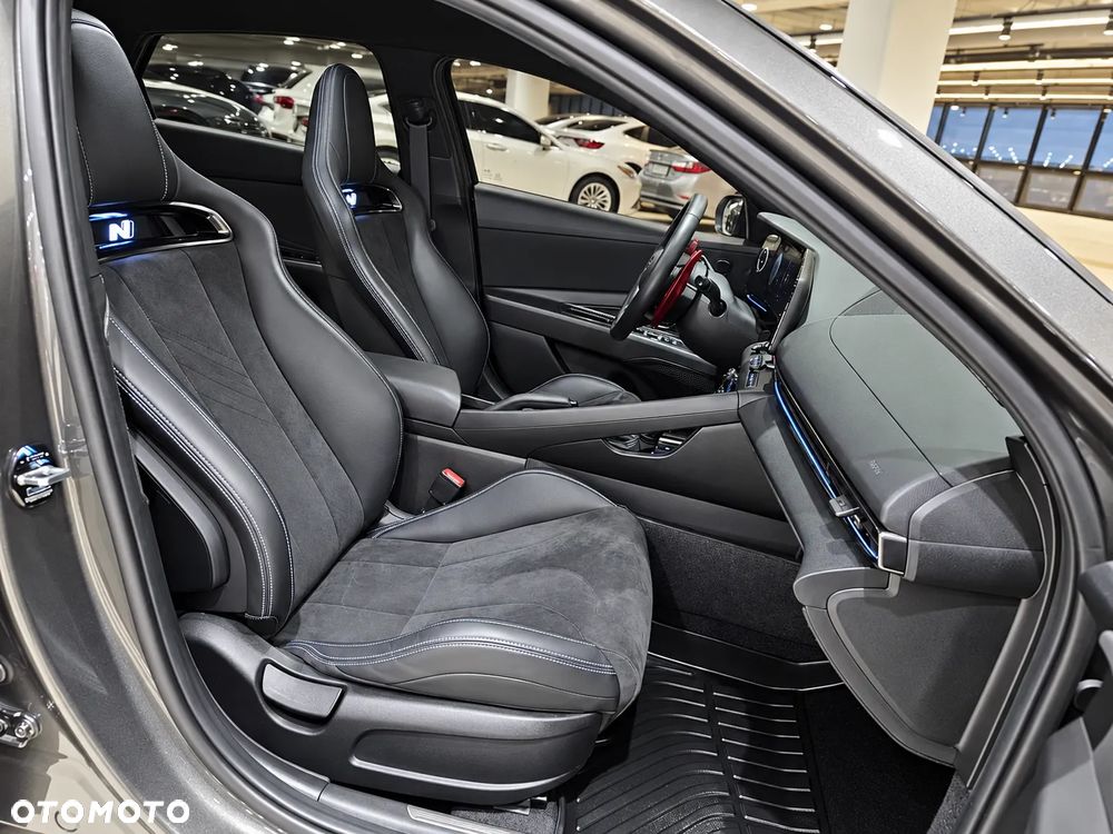 Hyundai Elantra - 7
