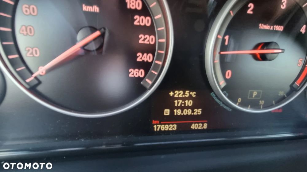 BMW Seria 5 525d - 22