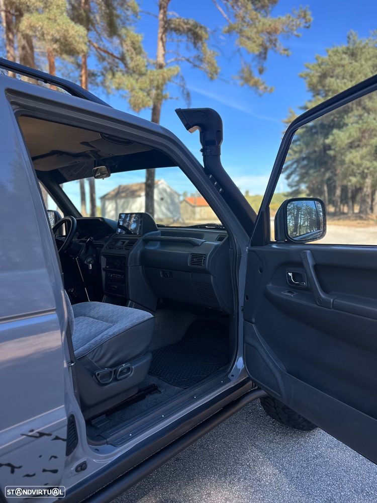 Mitsubishi Pajero 2.5 TDi GLX - 20