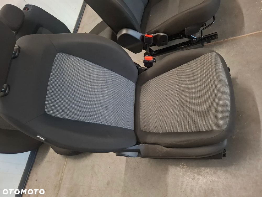 Fotele przód kanapa tył komplet Fiat Tipo II 2022 rok sedan lift uwaga brak poduszek - 3
