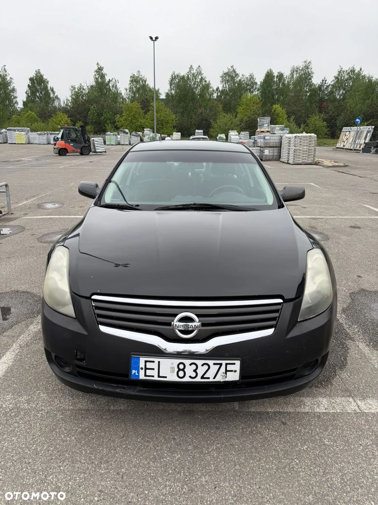 Nissan Altima - 8