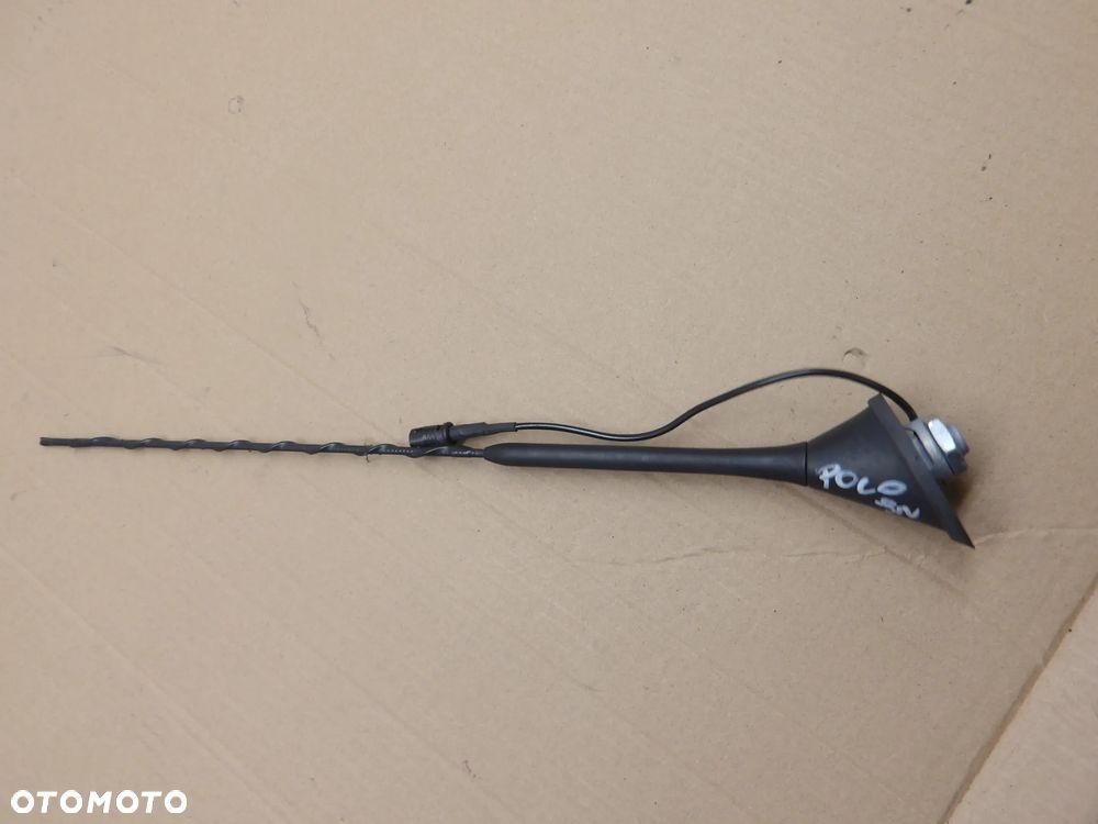 VW POLO IV 9N HB 5D 01-05 1.2B ANTENA DACHOWA - 1