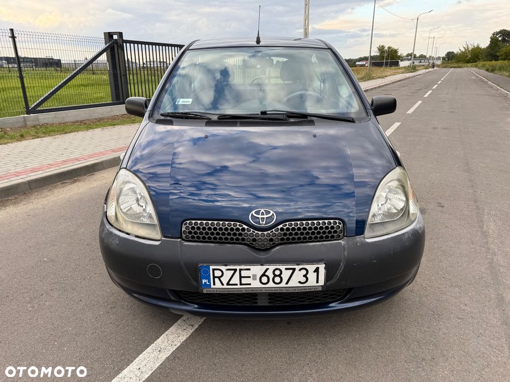Toyota Yaris 1.0 Base - 4